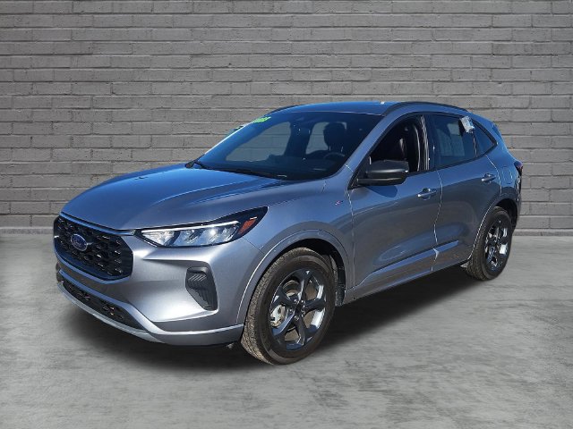 Used 2023 Ford Escape ST-Line w/ Tech Pack #1 AWD/4WD image 3