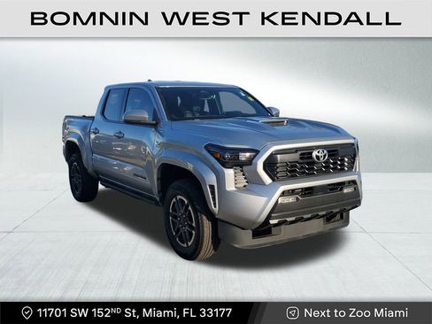 Used 2024 Toyota Tacoma Limited image 1