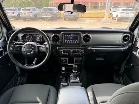 Used 2022 Jeep Gladiator Sport image 17