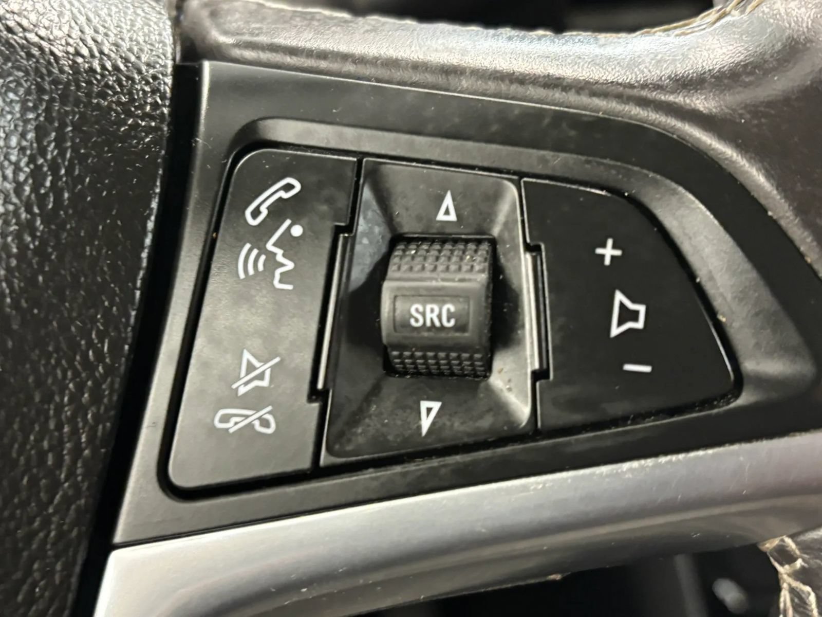 Used 2022 Buick Encore Preferred AWD/4WD image 42