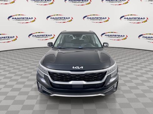 Used 2022 Kia Seltos SX w/ Sunroof Package AWD/4WD image 3