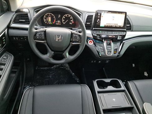 New 2026 Honda Odyssey Touring image 15