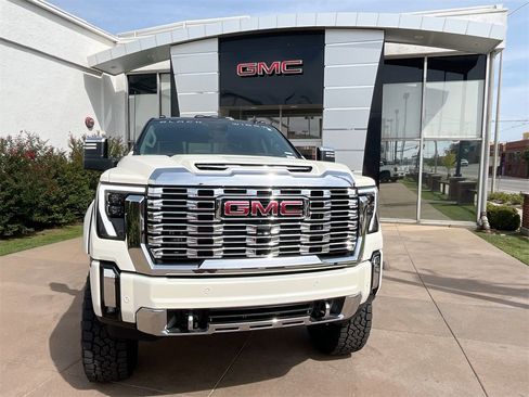 New 2025 GMC Sierra 2500 Denali w/ Denali Reserve Package image 7