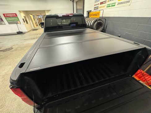 Used 2025 Chevrolet Silverado 2500 LT w/ Trail Boss Package image 9