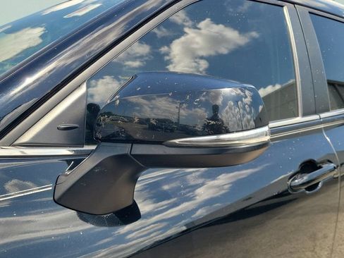 Used 2023 Toyota Highlander XLE FWD image 29