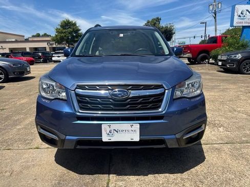 Used 2017 Subaru Forester 2.5i Premium AWD/4WD image 2