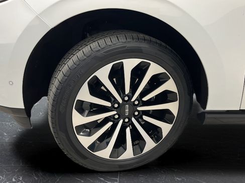 Used 2022 Lincoln Navigator L Reserve AWD/4WD image 42