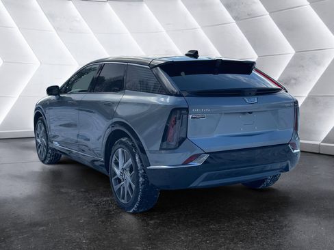 New 2026 Cadillac Optiq Luxury 2 image 4