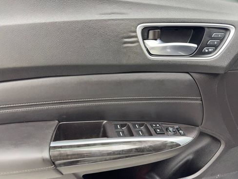 Used 2018 Acura TLX FWD image 33