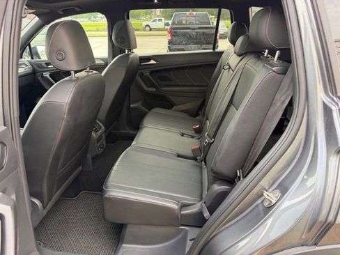 Used 2022 Volkswagen Tiguan SE R-Line FWD image 8