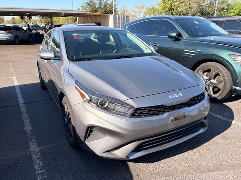 Used 2023 Kia Forte LXS FWD image 4