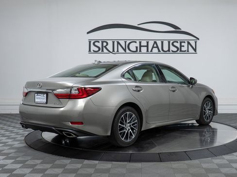 Used 2016 Lexus ES 350 w/ Luxury Package w/Wood Trim image 5