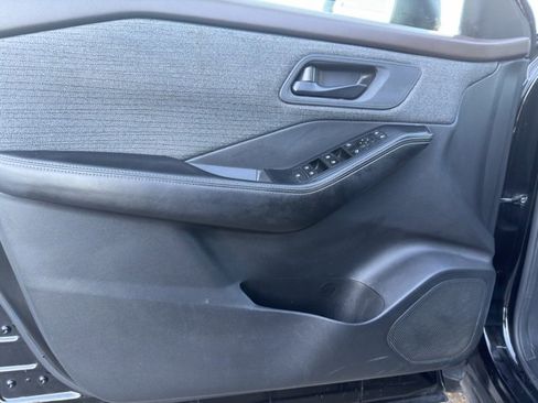 Certified 2021 Nissan Rogue S image 11