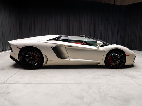Used 2015 Lamborghini Aventador LP 700-4 image 18