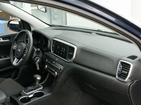 Used 2022 Kia Sportage LX image 34