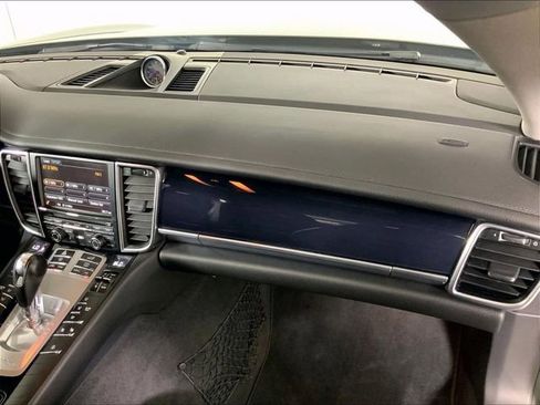 Certified 2016 Porsche Panamera Edition image 17