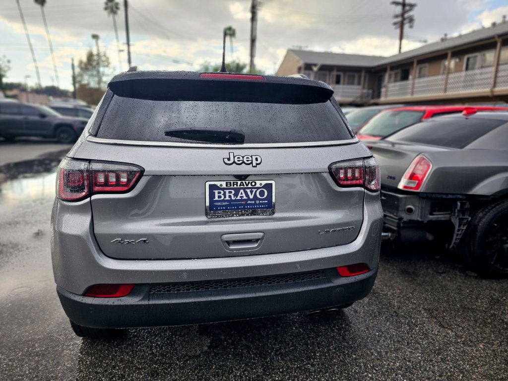 Certified 2022 Jeep Compass Limited AWD/4WD image 7