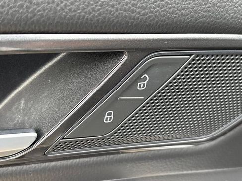 Used 2023 Volkswagen Tiguan SE R-Line FWD image 25