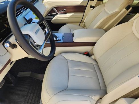 New 2026 Land Rover Range Rover Long Wheelbase SE AWD/4WD image 9