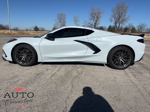 Used 2022 Chevrolet Corvette Stingray Coupe w/ Z51 Performance Package image 5