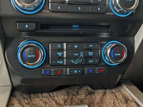 Used 2017 Ford F350 Lariat w/ Chrome Package image 30