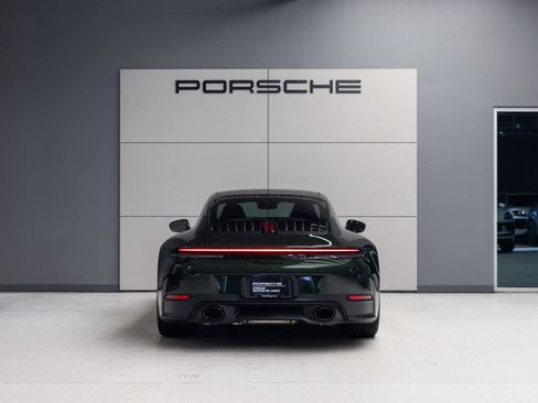Certified 2026 Porsche 911 Carrera RWD image 6
