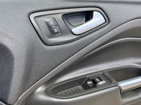 Used 2018 Ford Escape SE w/ SE Sync 3 Package AWD/4WD image 49