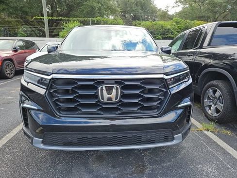 Used 2025 Honda Pilot EX-L image 3