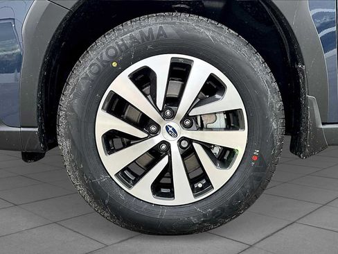 Used 2025 Subaru Outback Premium image 13