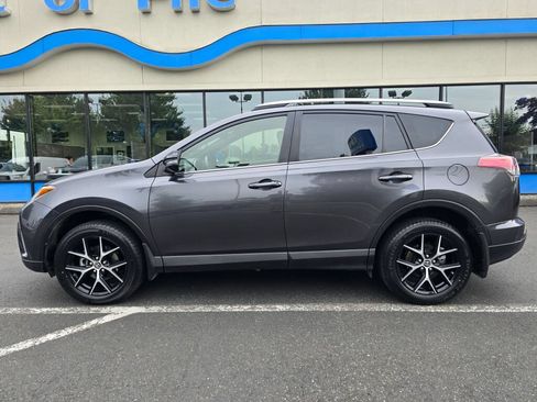 Used 2017 Toyota RAV4 SE AWD/4WD image 2