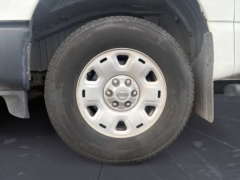 Used 2018 Nissan Titan S w/ HD Front GAWR Package AWD/4WD image 12