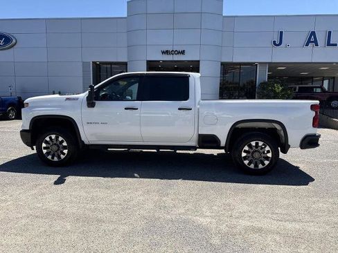 Used 2024 Chevrolet Silverado 2500 Custom w/ Custom Value Package AWD/4WD image 2