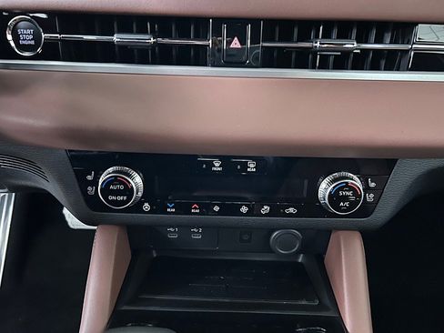 New 2026 Mitsubishi Outlander SEL image 17