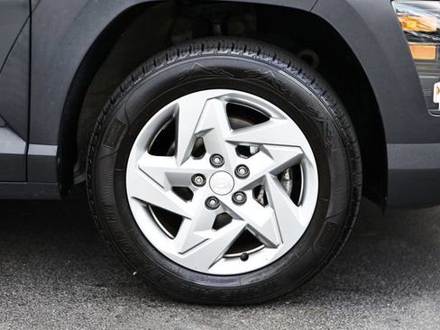 Used 2024 Hyundai Kona SE AWD/4WD image 5