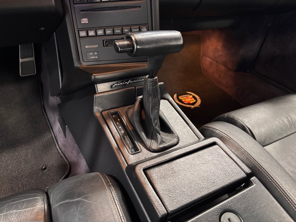 Used 1992 Cadillac Allante FWD image 13