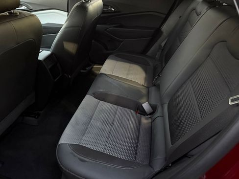 Used 2025 Chevrolet Trax LT image 22