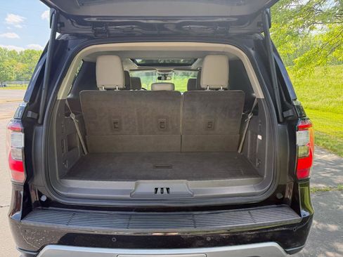 Used 2019 Ford Expedition Limited w/ Equipment Group 302A AWD/4WD image 16