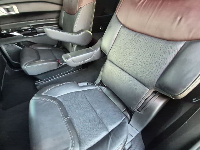 Used 2023 Ford Explorer Platinum w/ Technology Package AWD/4WD image 18