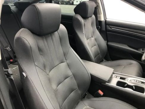 Used 2020 Honda Accord Touring image 34
