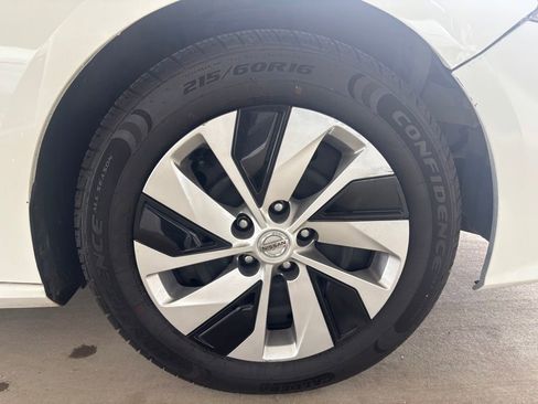 Used 2019 Nissan Altima 2.5 S FWD image 11
