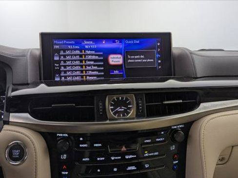 Used 2018 Lexus LX 570 4WD image 27