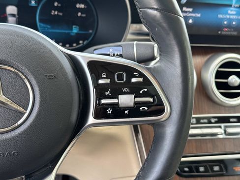 Used 2020 Mercedes-Benz GLC 300 4MATIC image 32