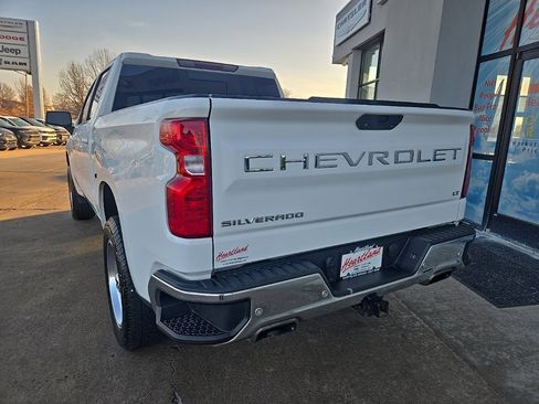 Used 2021 Chevrolet Silverado 1500 LT w/ Z71 Off-Road Package image 8