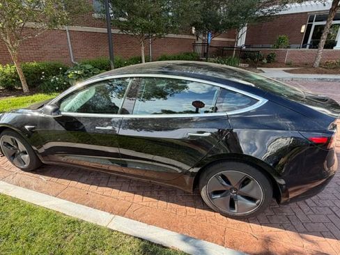 Used 2020 Tesla Model 3 Standard Range Plus RWD image 3