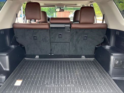 Used 2018 Toyota 4Runner Limited AWD/4WD image 34