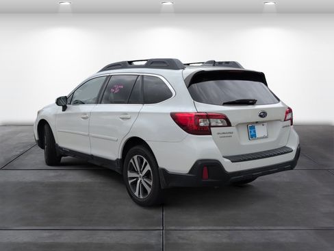 Used 2019 Subaru Outback 2.5i Limited AWD/4WD image 3