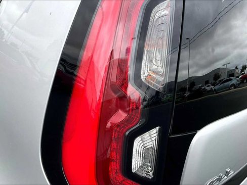Used 2019 Kia Soul EV image 28