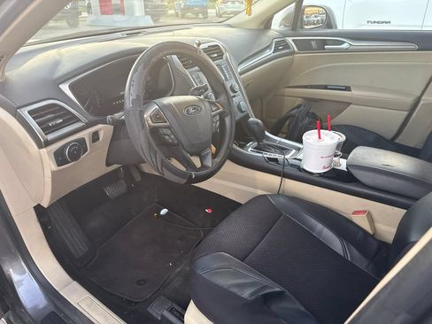 Used 2014 Ford Fusion SE FWD image 6