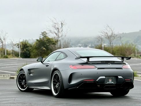 Used 2018 Mercedes-Benz AMG GT R image 3