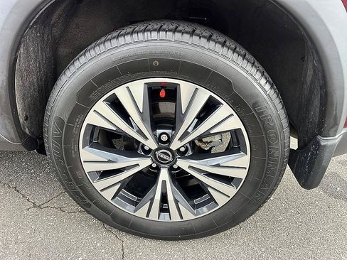 Certified 2022 Nissan Rogue SV FWD image 10
